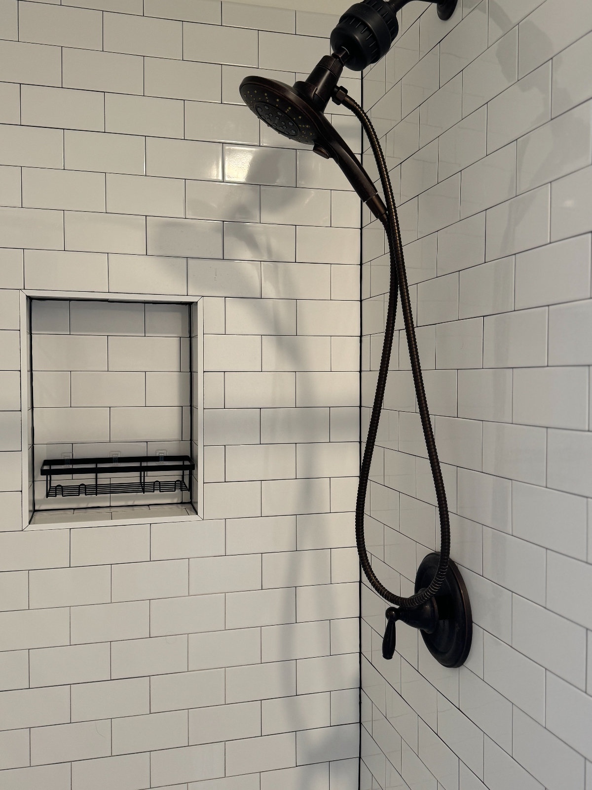 Renovated downtown 2Bed/1Bath Apartment, walking distance to UVMMC, pet friendly, free parking - Photo 12