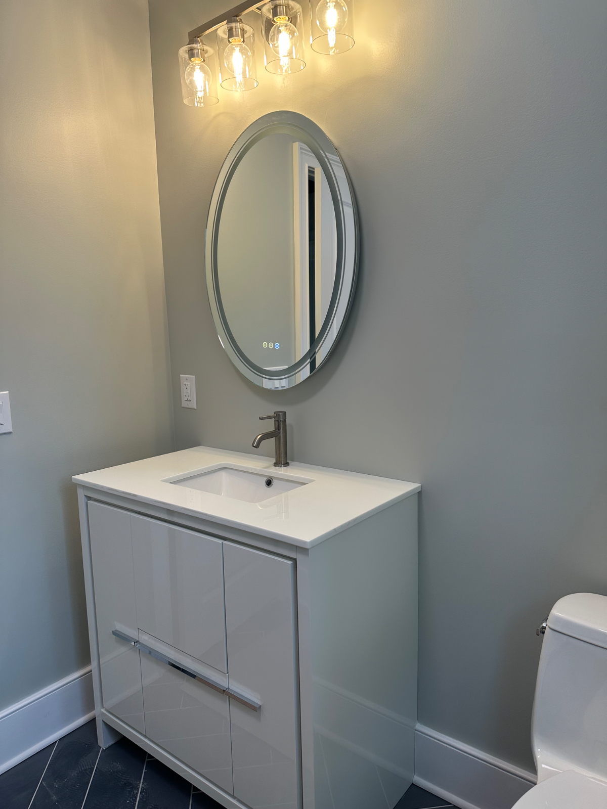 Clean - quiet and professional home share. - Photo 5
