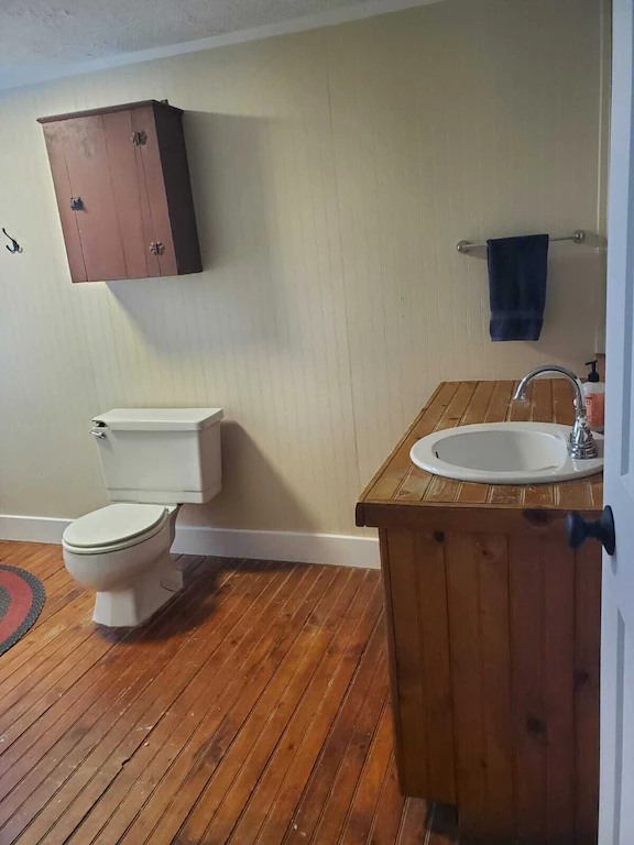 Charming, Pet Friendly, Lake View Home - Photo 11