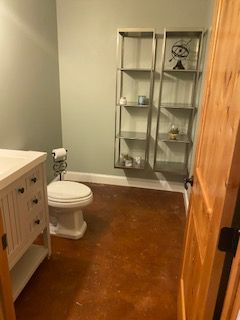 Bedroom/Shared Bathroom in Gated Community - Photo 7