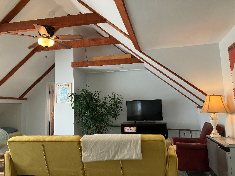 Modern 2 Bedroom Loft Apt with City and Mountain Views - College Hill - Photo 2