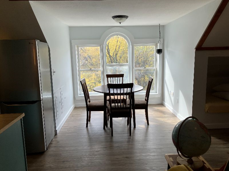 Modern 2 Bedroom Loft Apt with City and Mountain Views - College Hill - Photo 4