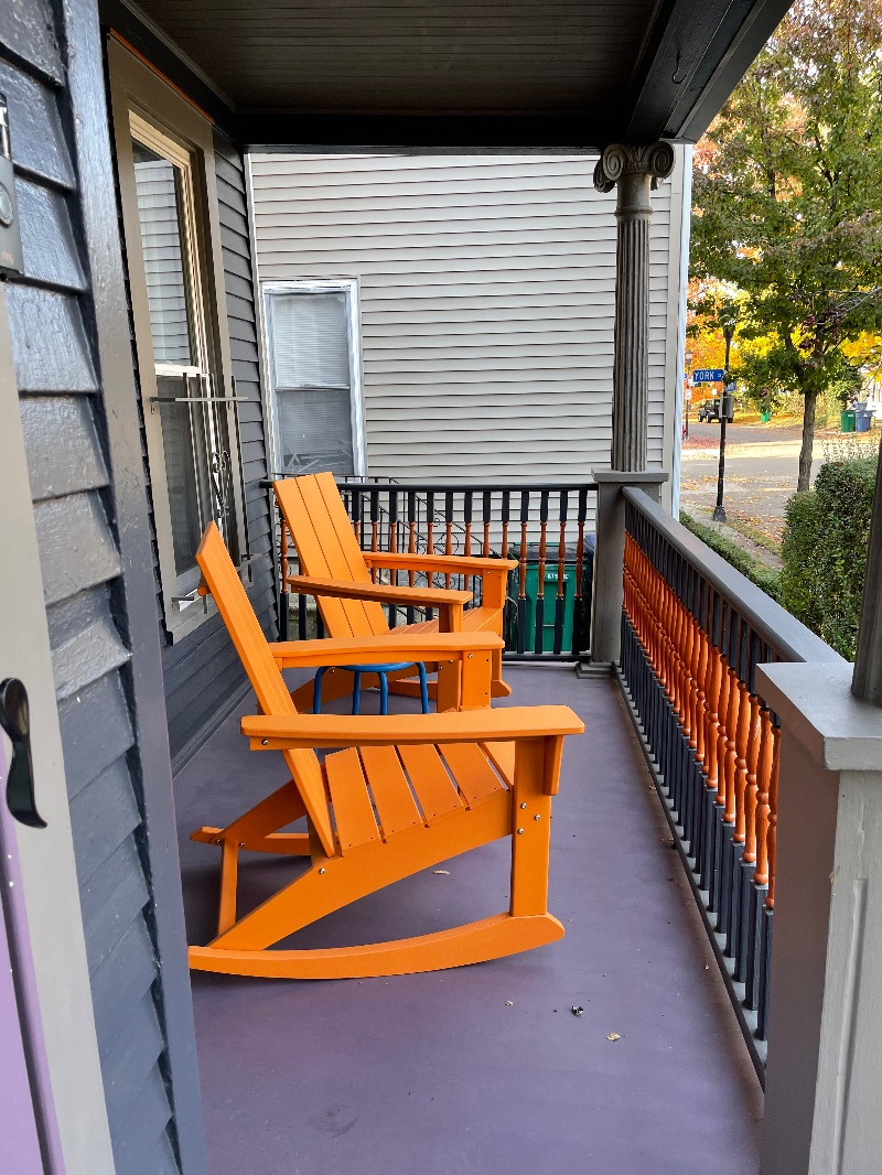 Charming Urban Oasis - Photo 3