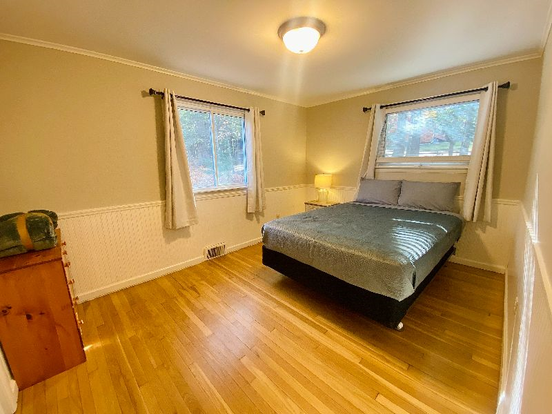 Private Bedroom in Quiet cozy home near multiple hospitals - Photo 1