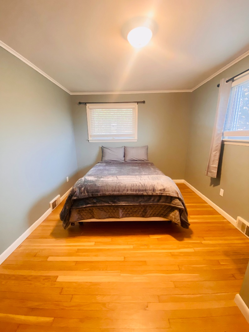 Private Bedroom in Quiet cozy home near multiple hospitals - Photo 1