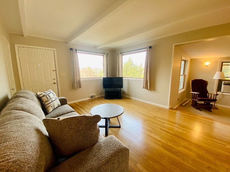 Private Bedroom in Quiet cozy home near multiple hospitals - Photo 2
