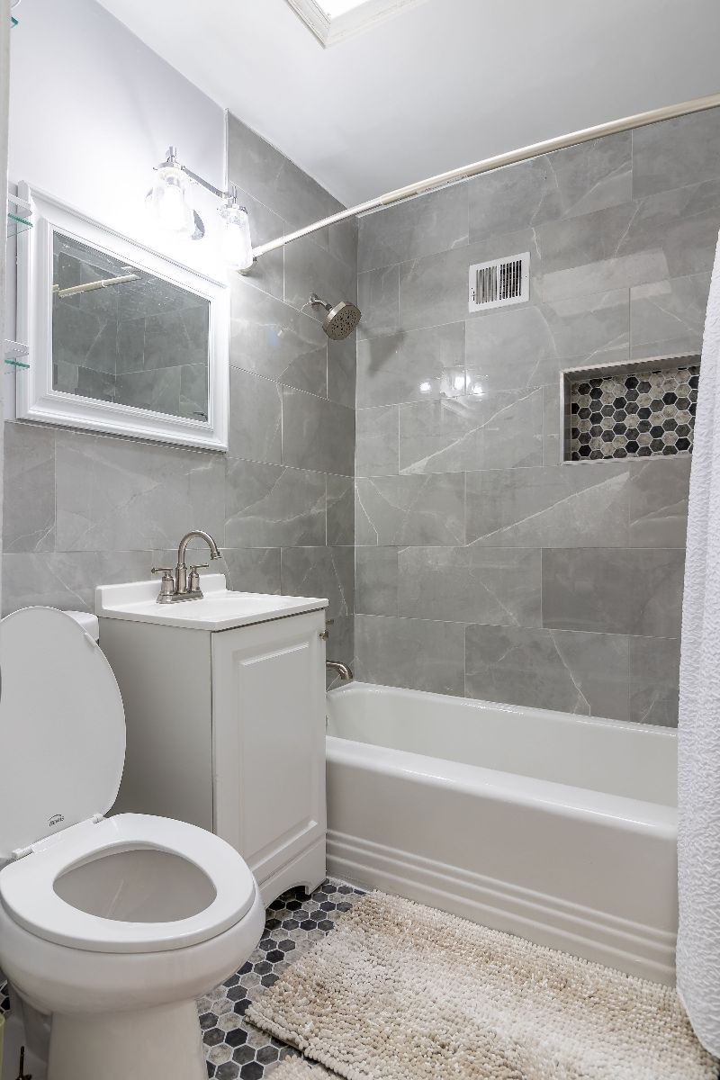 Amazing 3 bedrooms/2 bathrooms house less than 2 miles from hospitals - Photo 7