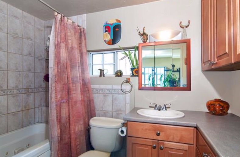 PB Bungalow - Photo 4