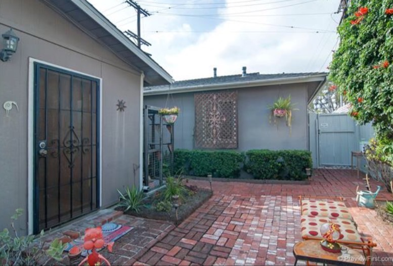 PB Bungalow - Photo 5