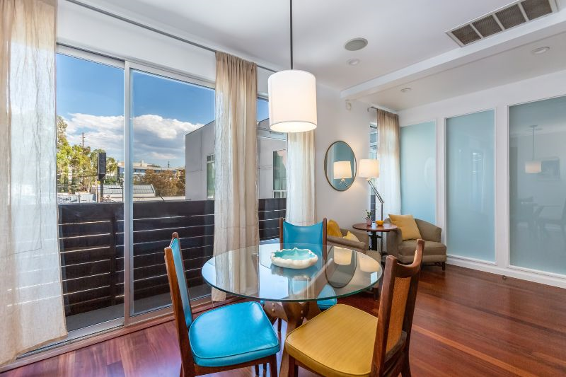 Spacious Silver Lake Upper Unit Studio Apartment - Photo 5