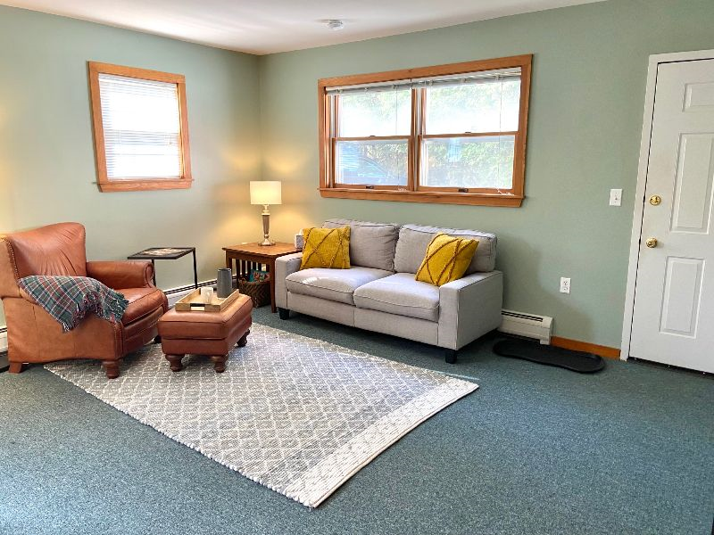 Convenient Williston Village 1 Bedroom - Photo 2