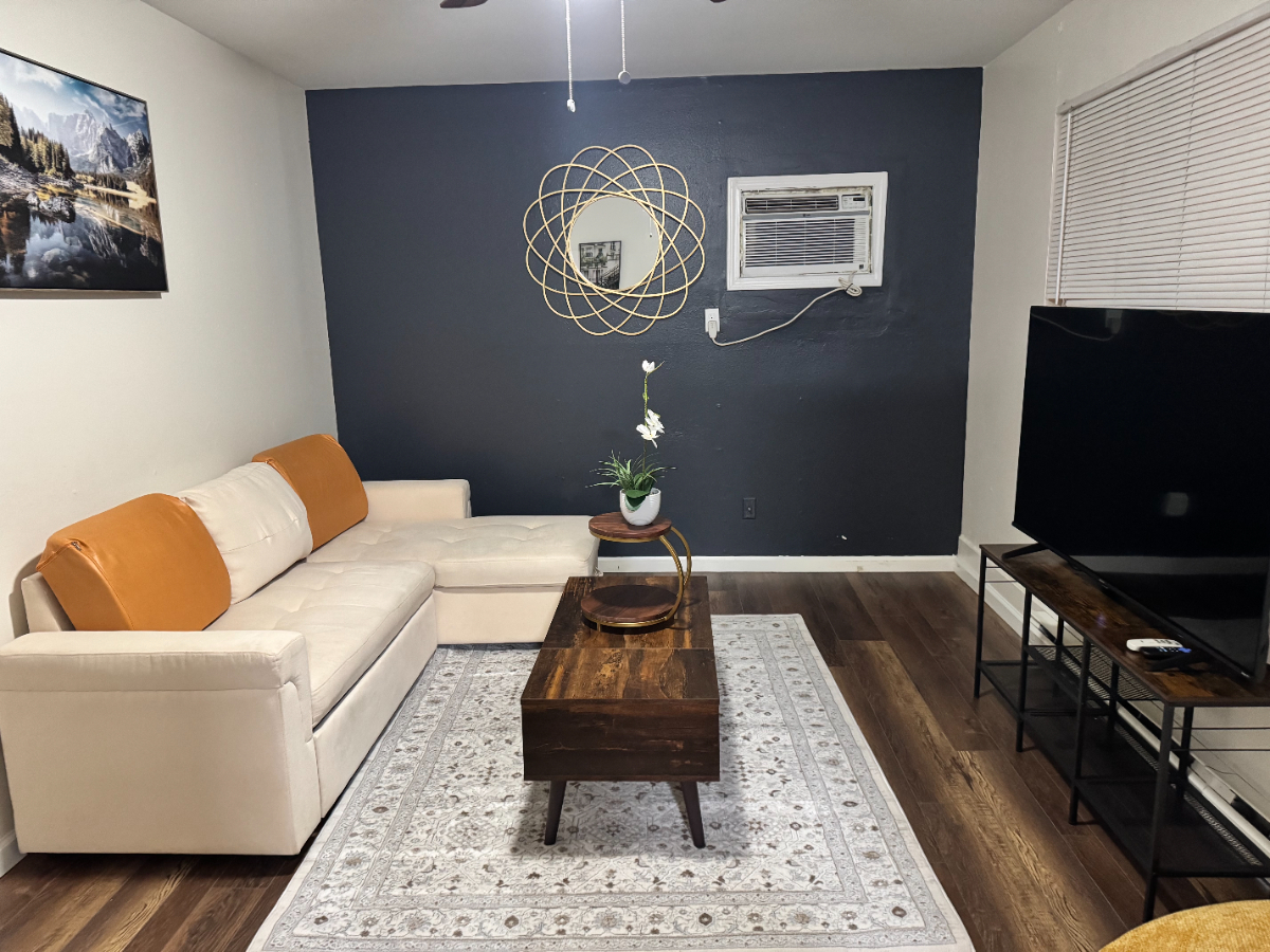A beautiful, very quiet apartment close to OU