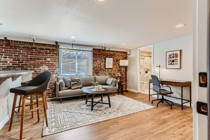 Modern Midstay at Cloud (C14)