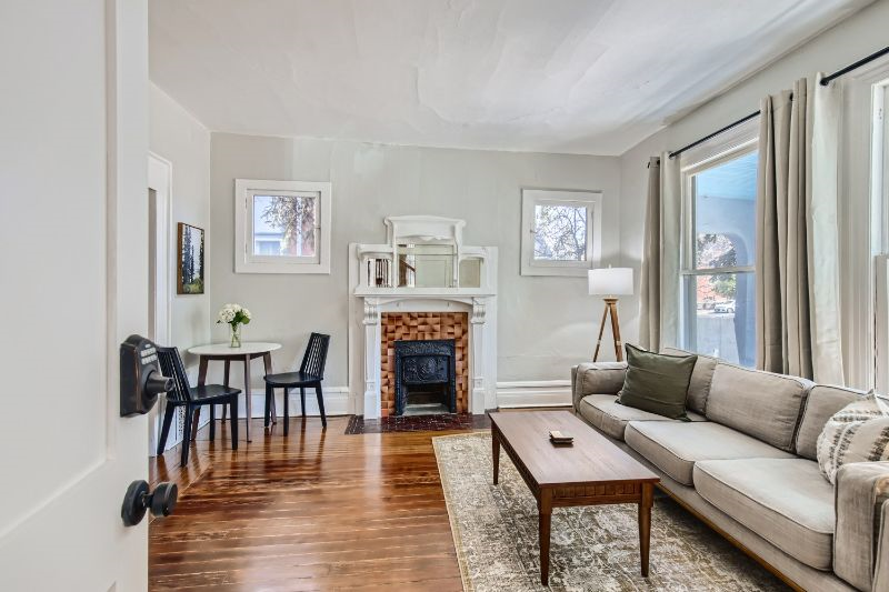 Modern Midstay at Downing (D2)