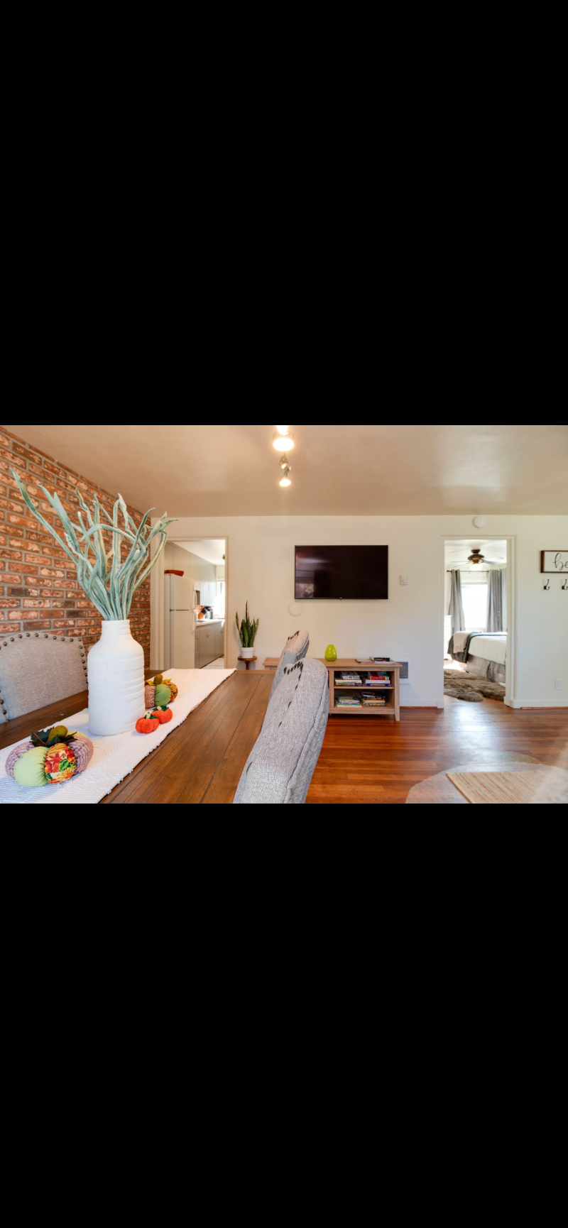 1 bedroom downtown retreat - Photo 3