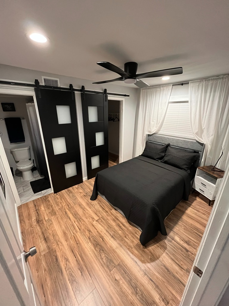 Executive Riverside Condo  - Unit A - Photo 7