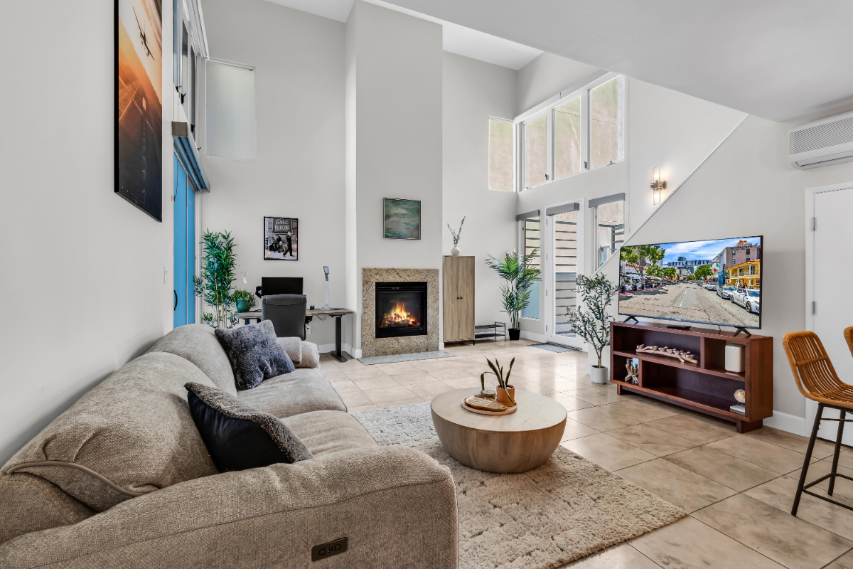 Walkable Loft in Little Italy Close to Airport, Freeways, Beaches - Photo 4