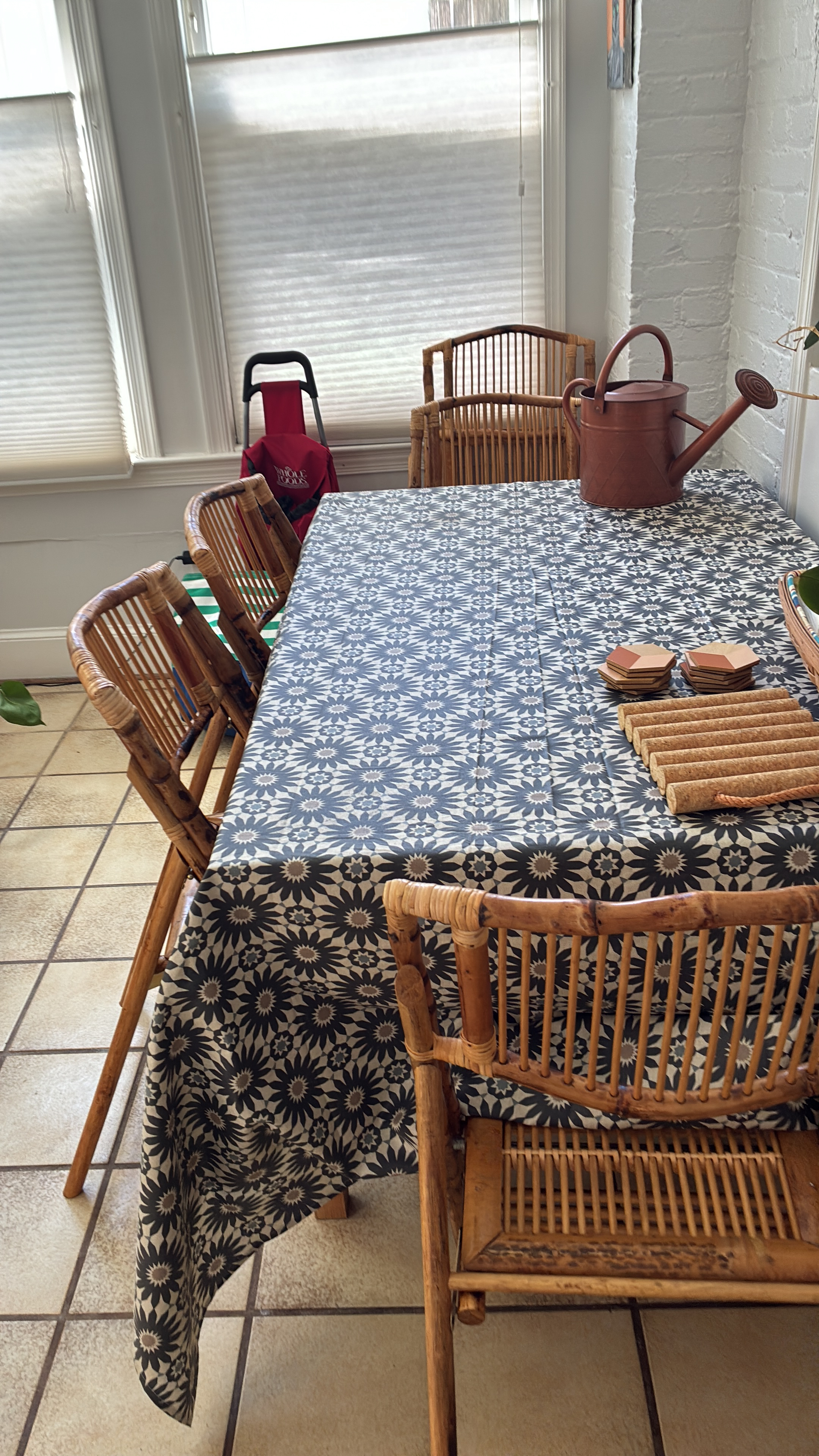 Upper NW Apartment - Photo 10