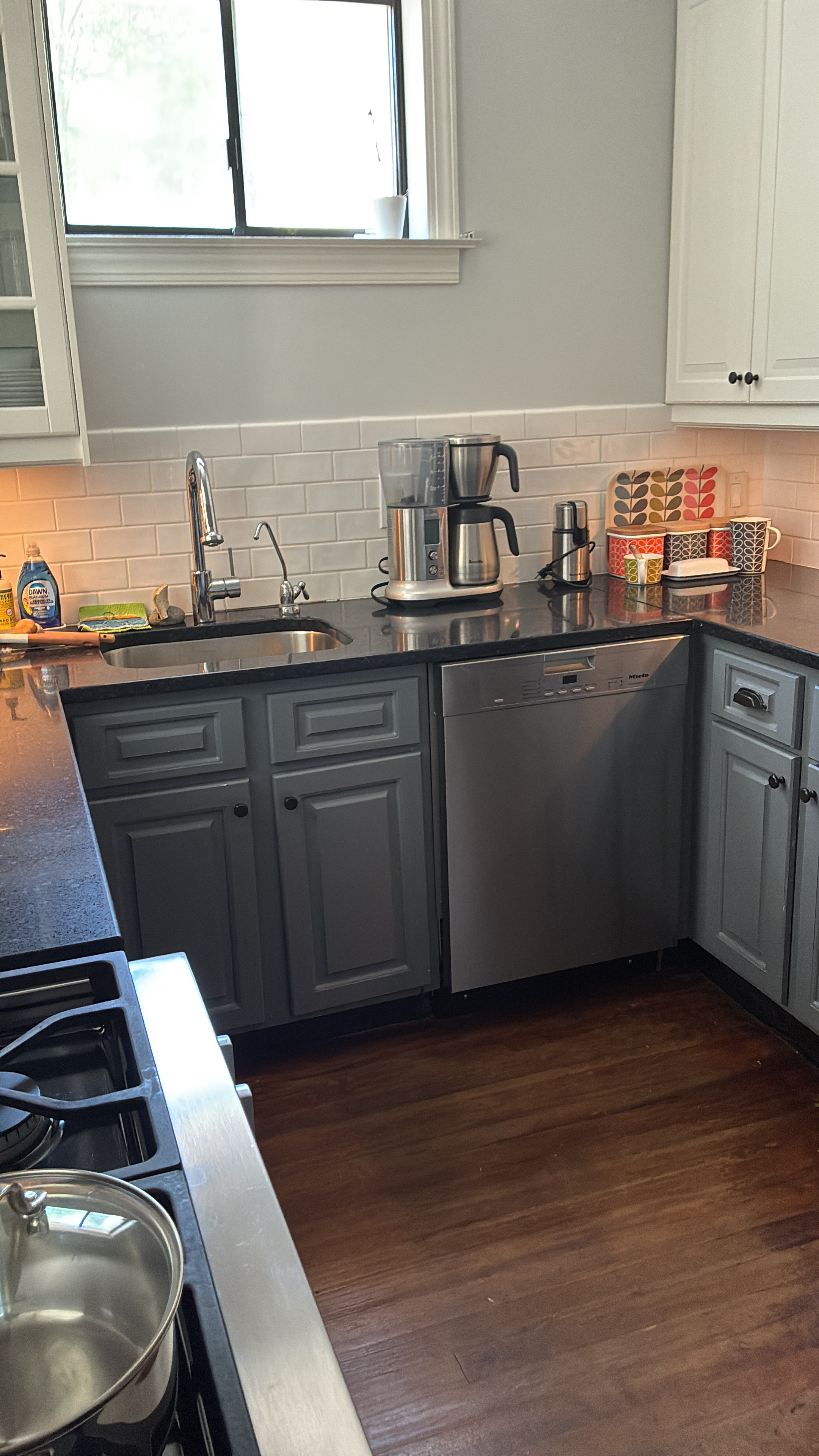Upper NW Apartment - Photo 8