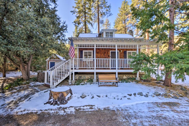 *NEW* Cozy Cabin in Wrightwood | Furnished Finder