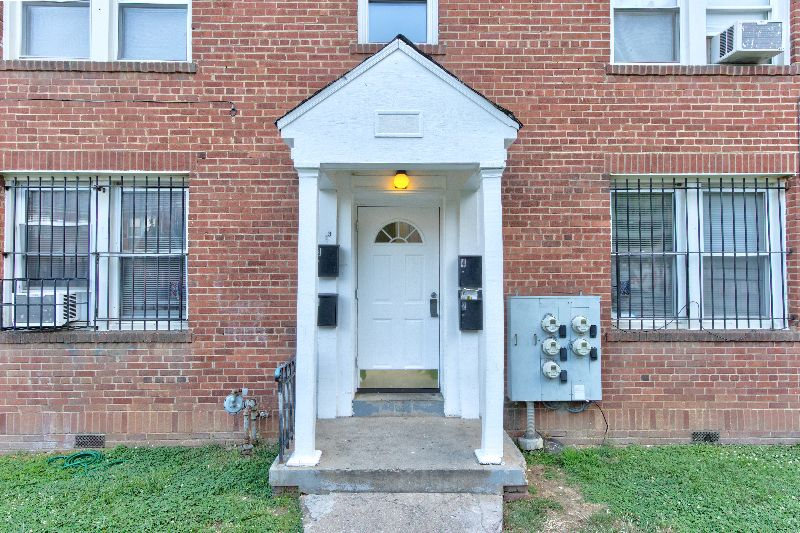 Nice One bedroom an a Den unit in Washington DC - Photo 1