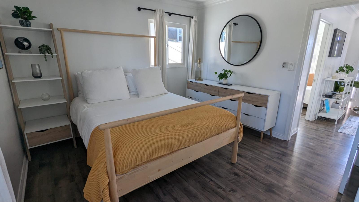 Newly renovated-furnished with 2nd story loft in ideal Crown Point neighborhood - Photo 6
