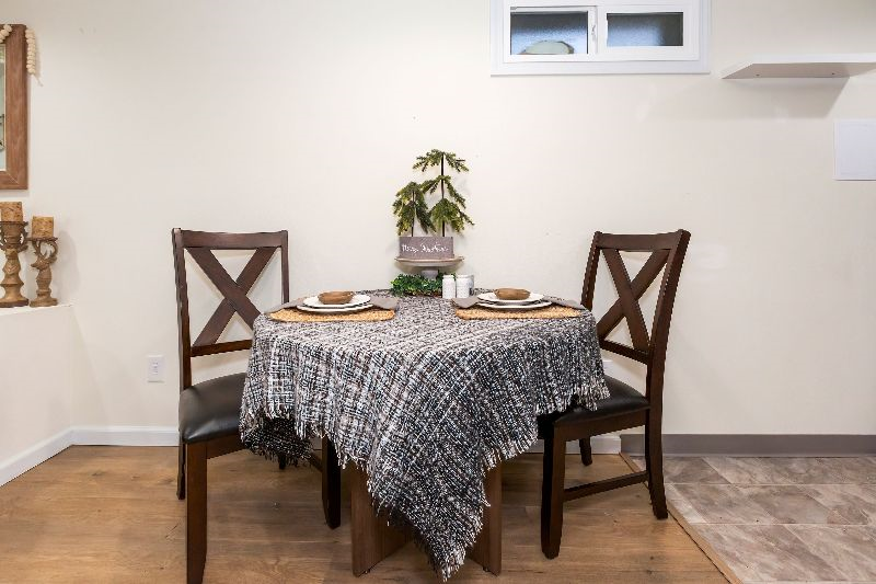 Furnished Lower Unit - 1 Bedroom 1 Bathroom - Photo 5