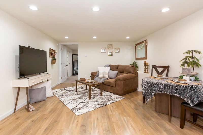 Furnished Lower Unit - 1 Bedroom 1 Bathroom