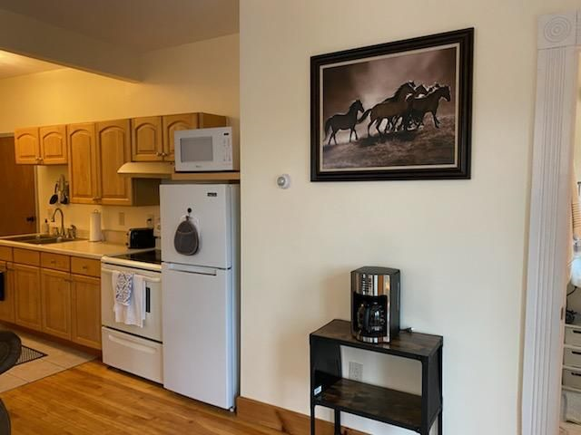 19 Royce ST Apt 2A - Photo 3