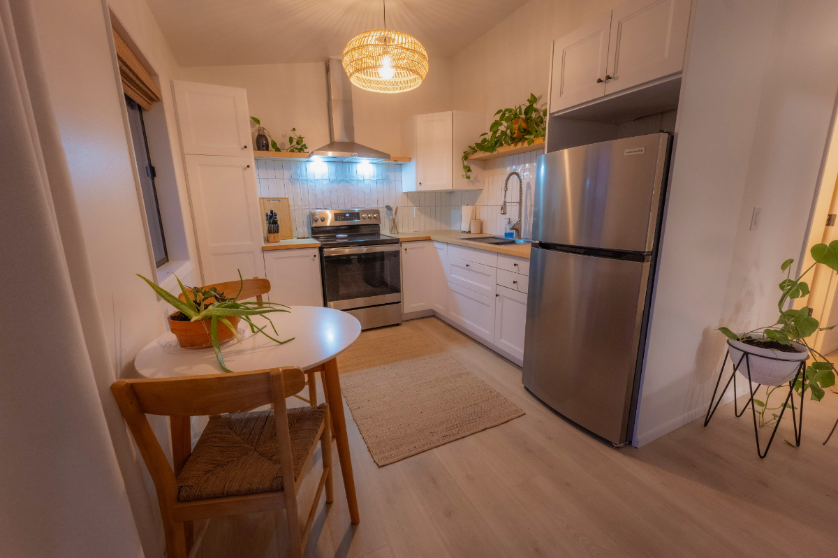 Newly Updated Guesthouse with Stunning Cascade Mountain Views - Photo 4