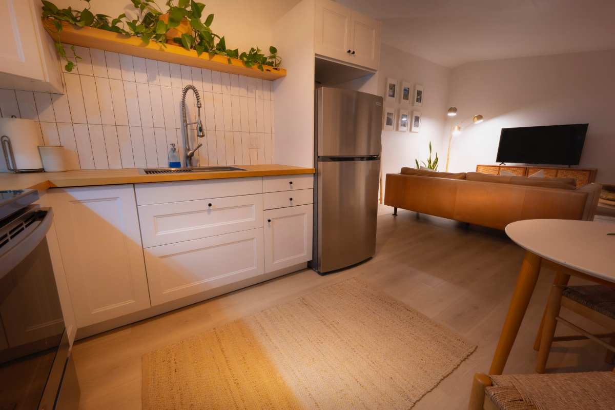Newly Updated Guesthouse with Stunning Cascade Mountain Views - Photo 5
