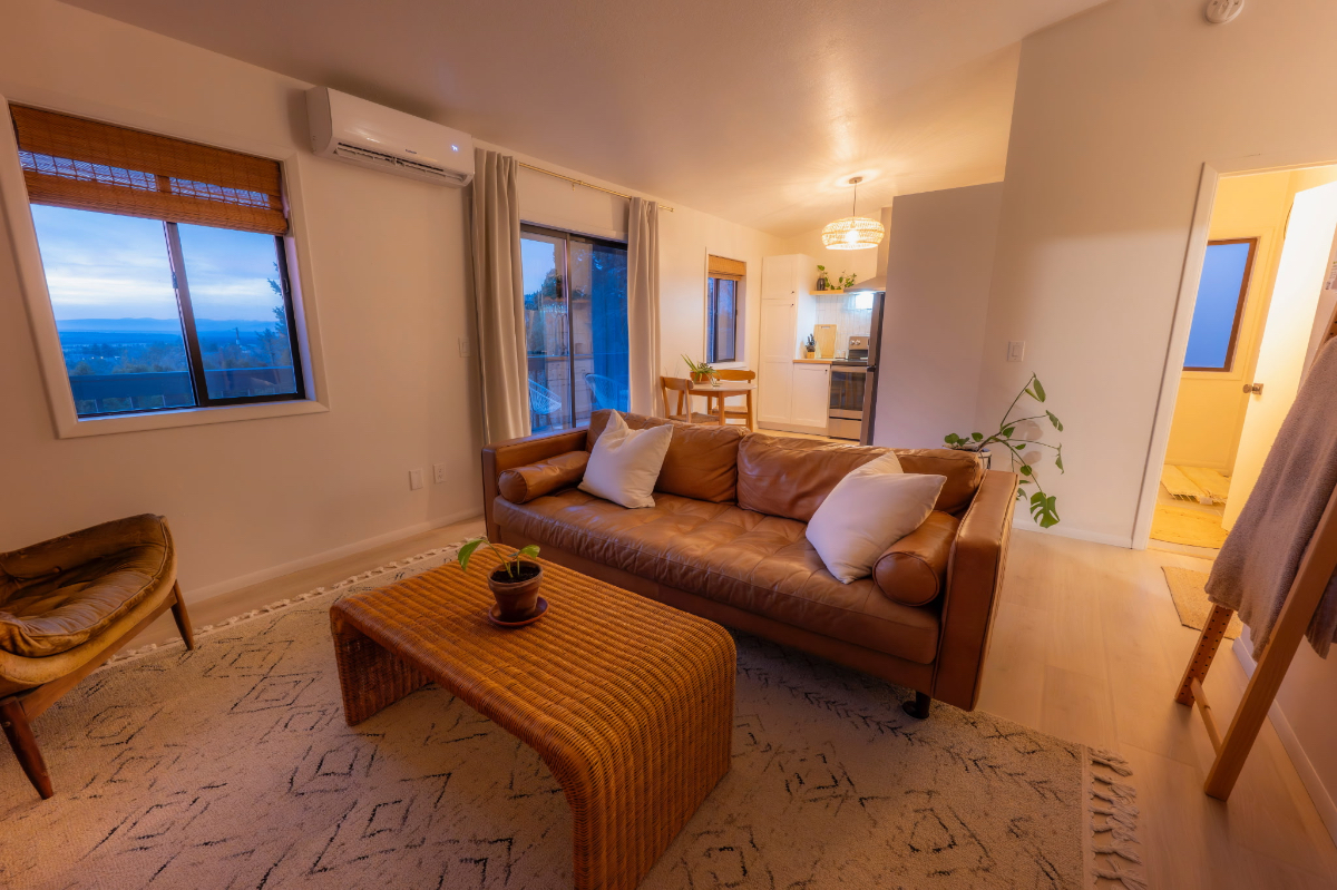 Newly Updated Guesthouse with Stunning Cascade Mountain Views - Photo 2