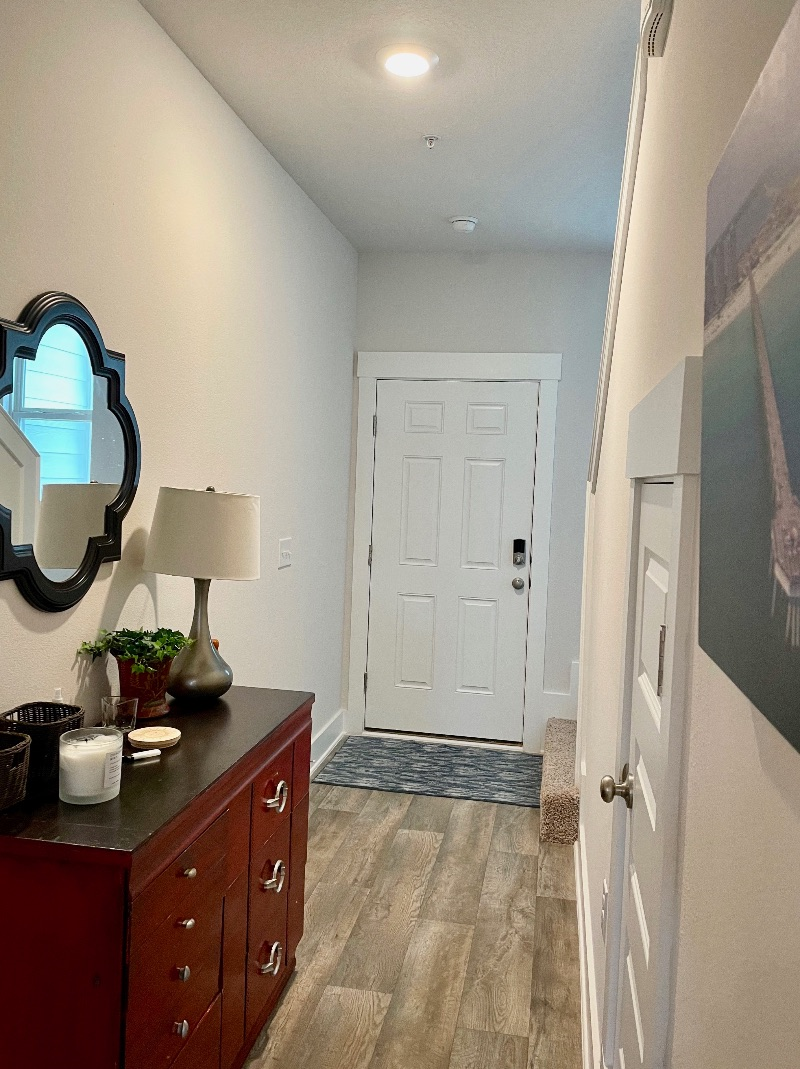 Modern Stylish Retreat with Private Room and Bath plus a Bonus Room! - Photo 11