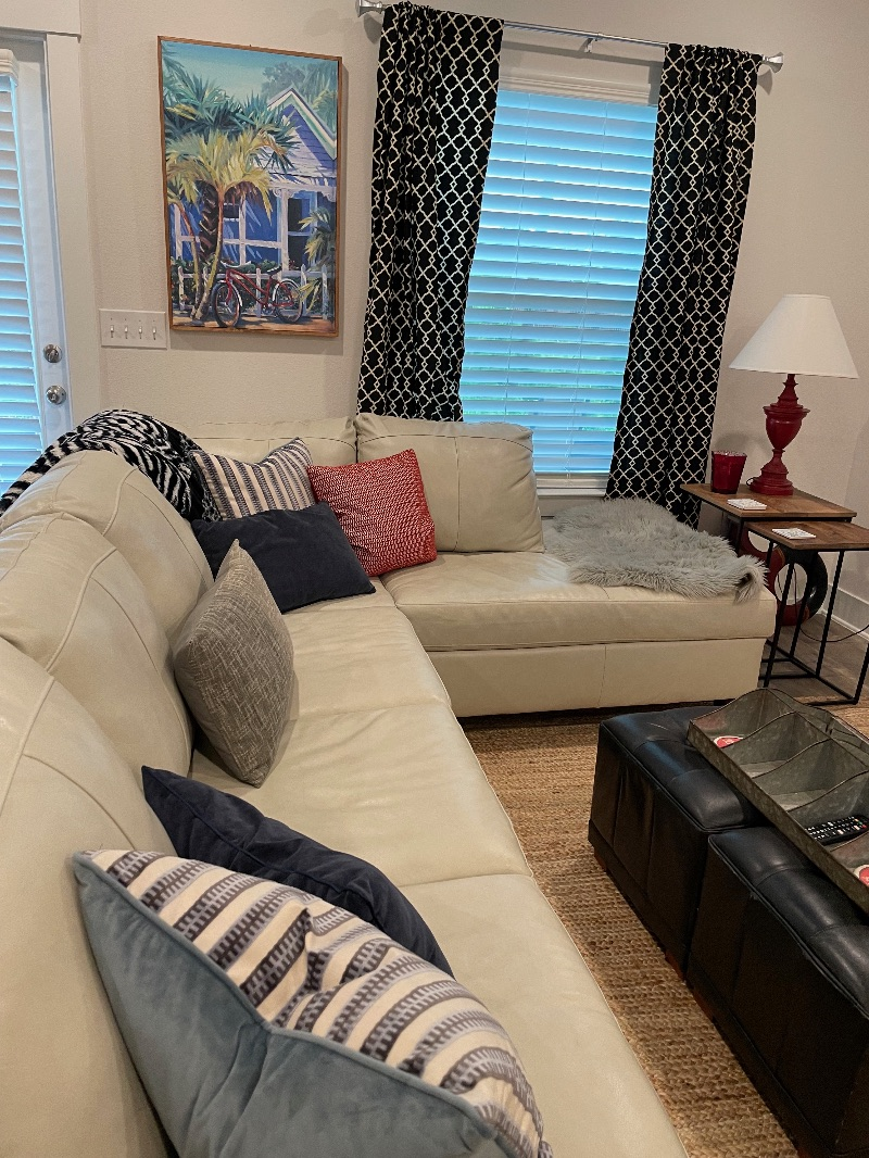 Modern Stylish Retreat with Private Room and Bath plus a Bonus Room! - Photo 3