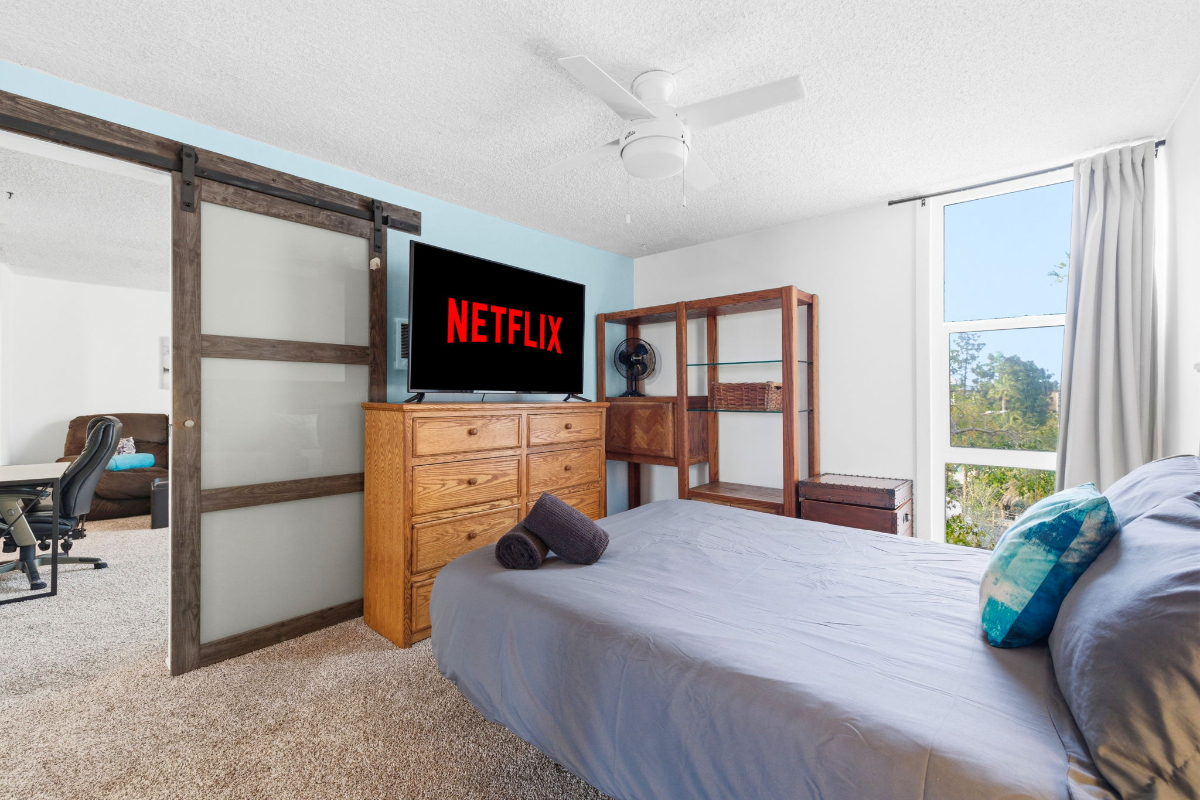 Resort Amenities - 1BR - SeaWorld - Parking - W/D - Photo 3
