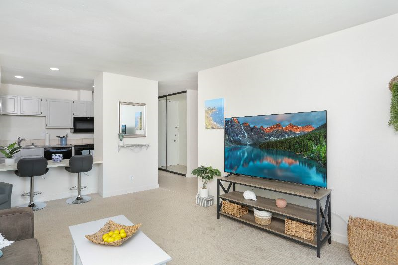 Resort Amenities - 1BR - SeaWorld - Parking - W/D - Photo 3