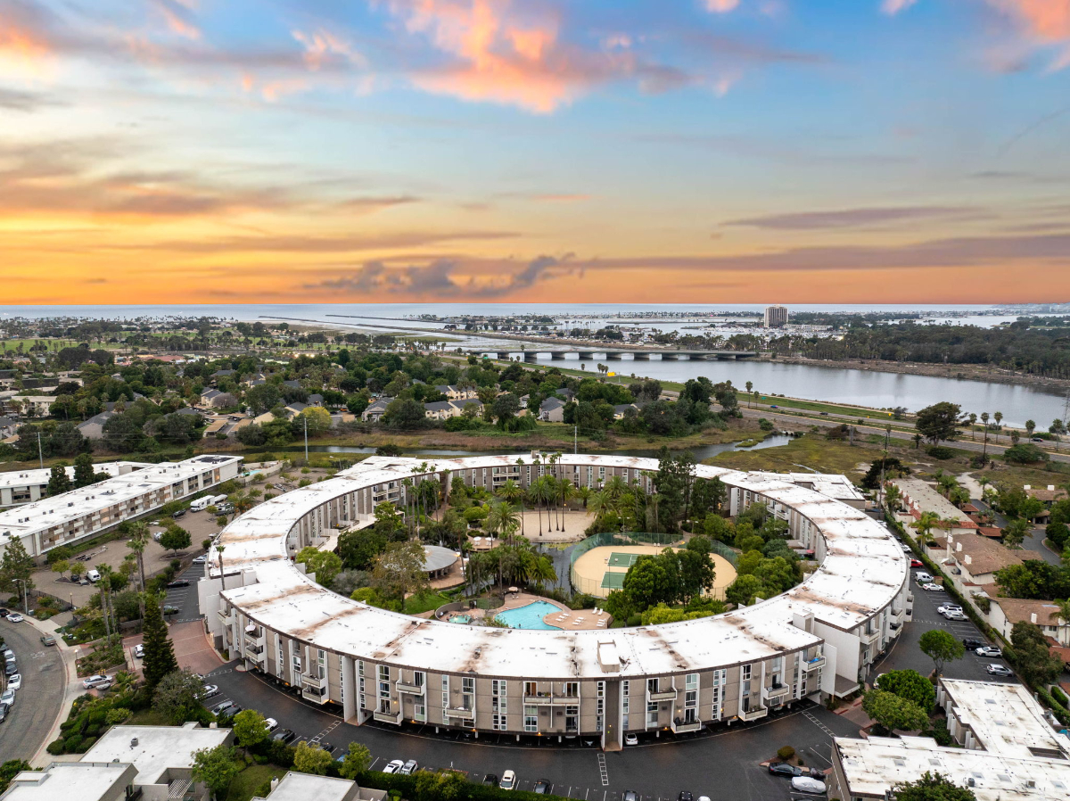 Resort Amenities - 1BR - SeaWorld - Parking - W/D - Photo 1