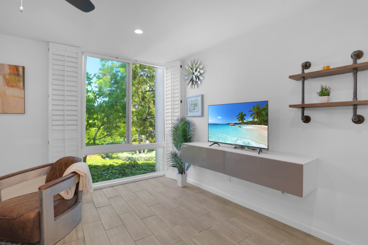 Resort Amenities - 1BR - SeaWorld - Parking - W/D - Photo 4