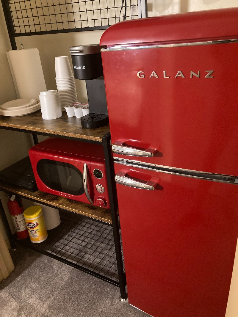 2 Bedroom - Cat Friendly - No Cleaning Fee - Photo 3