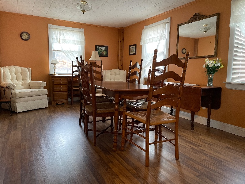 The Little Red House - Photo 3