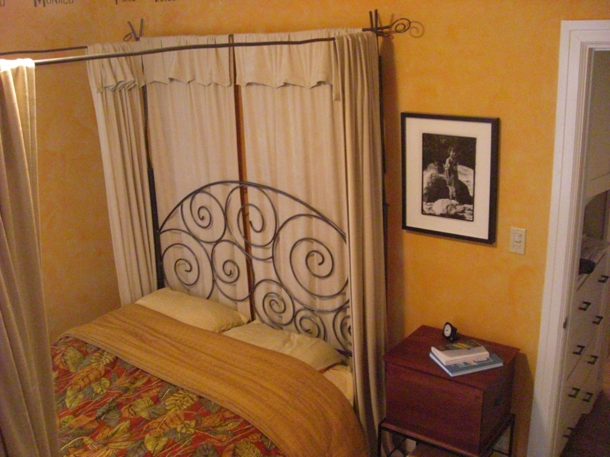 Downtown Home (2 bedrooms, 2700 sq feet). Near Drake Park. - Photo 5