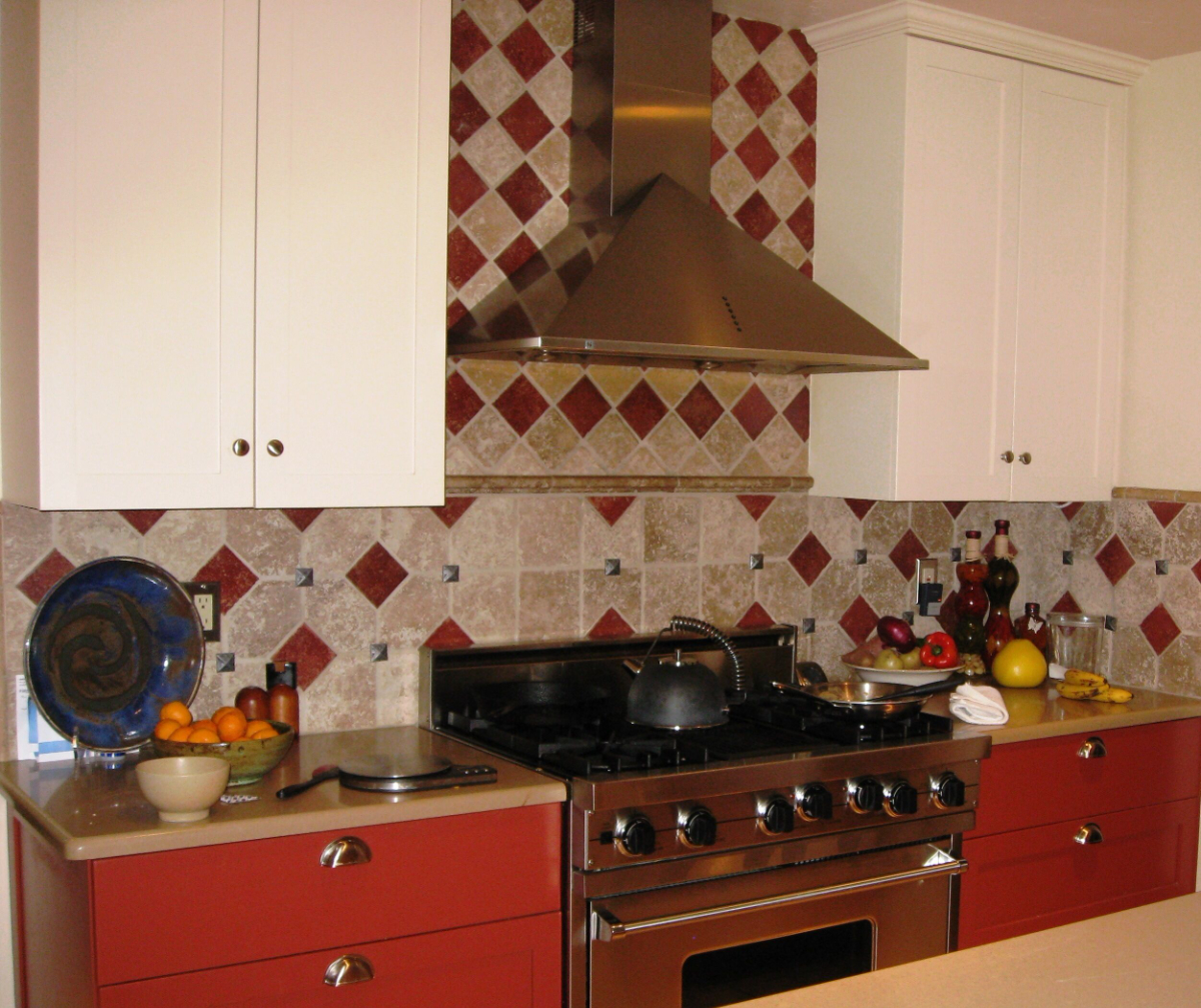 Downtown Home (2 bedrooms, 2700 sq feet). Near Drake Park. - Photo 2