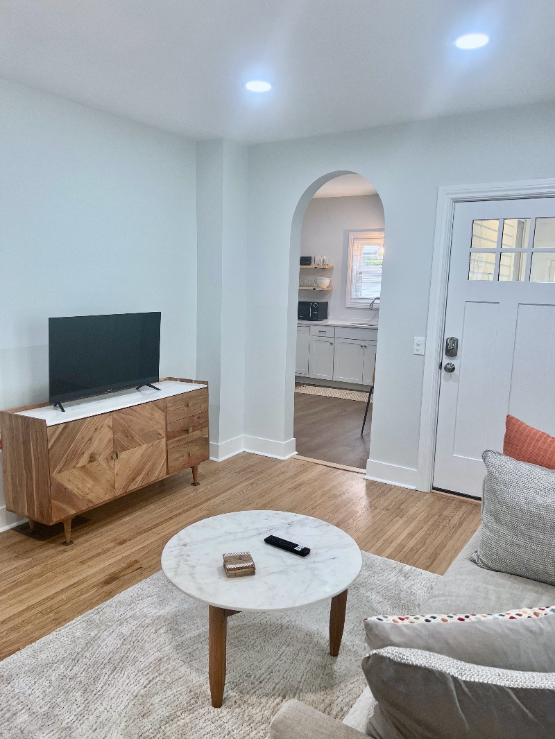 SouthWedge beautifully renovated and furnished Victorian half House - Photo 10