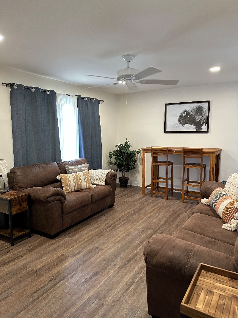 Pet Friendly- Newly Renovated- Fully Fenced- 3Bd 1Bth - Photo 2