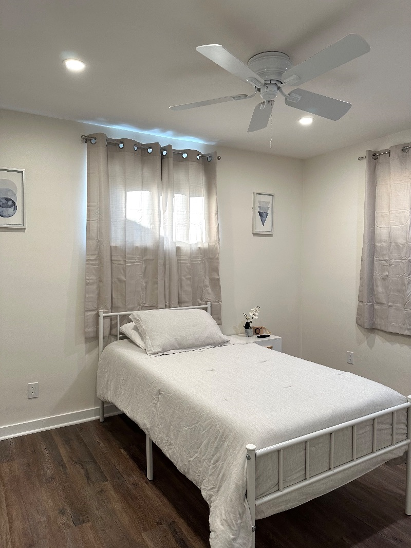 Pet Friendly- Newly Renovated- Fully Fenced- 3Bd 1Bth - Photo 6