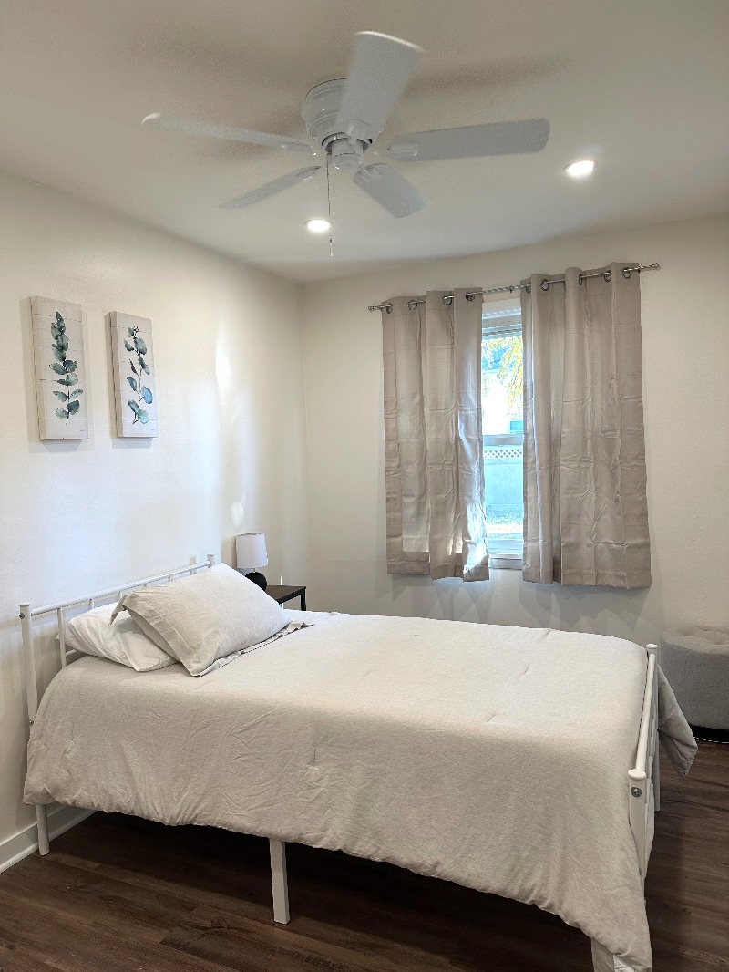 Pet Friendly- Newly Renovated- Fully Fenced- 3Bd 1Bth - Photo 3