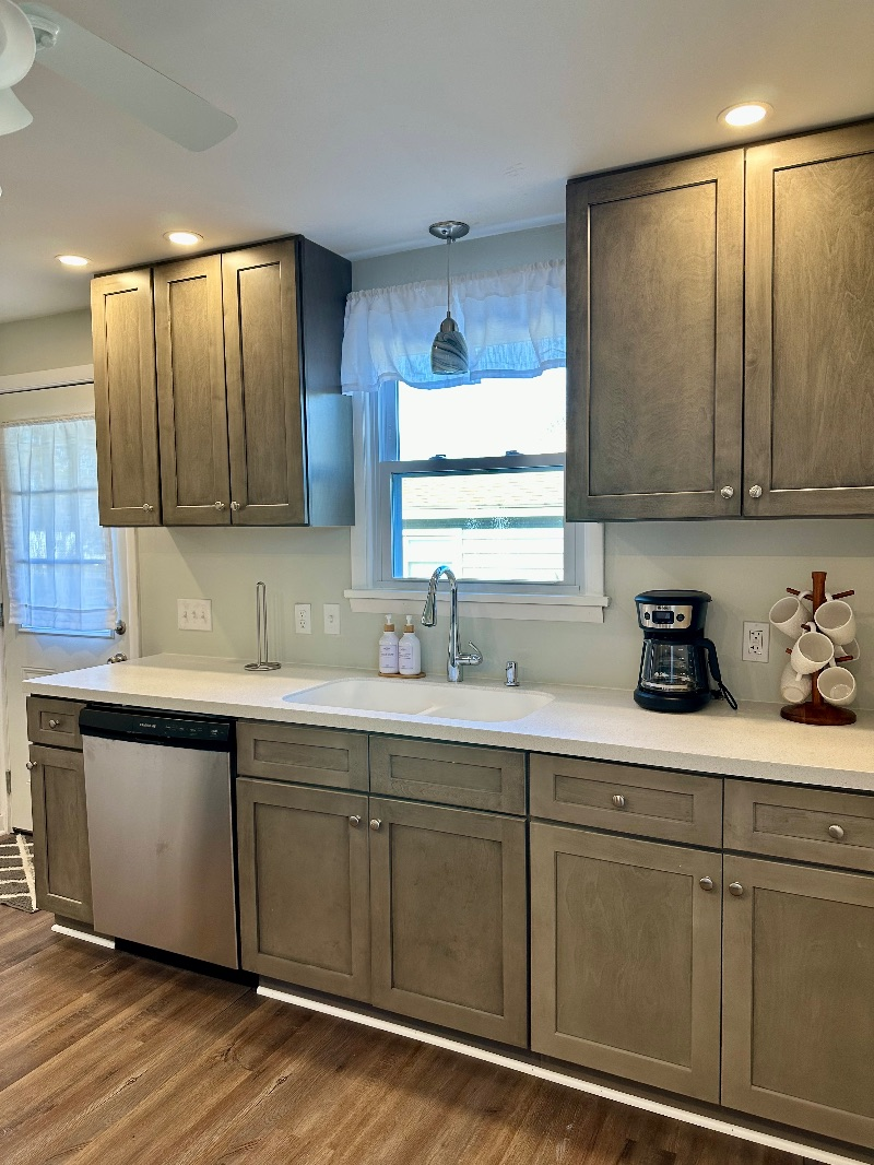 Pet Friendly- Newly Renovated- Fully Fenced- 3Bd 1Bth - Photo 5