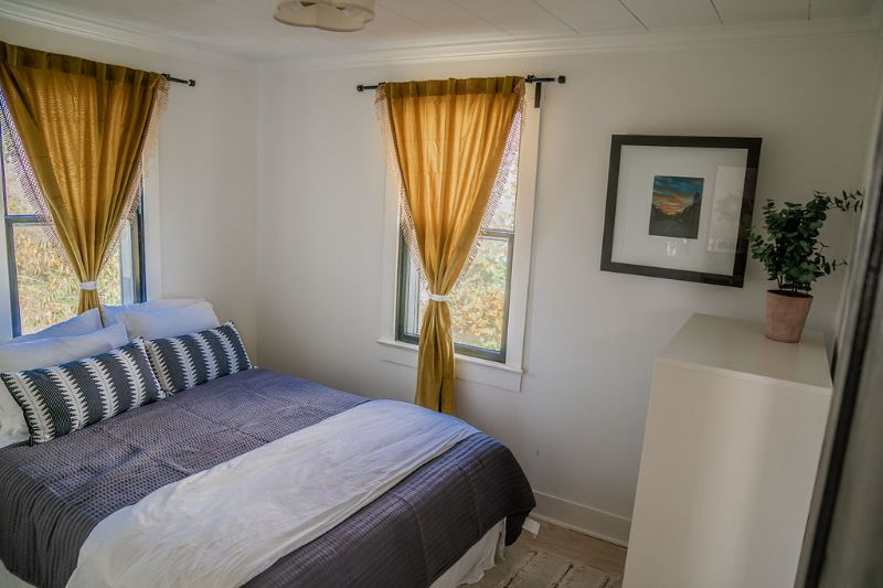 Cozy One Bedroom Bungalow, close to several hospitals - Photo 7