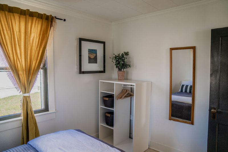 Cozy One Bedroom Bungalow, close to several hospitals - Photo 8