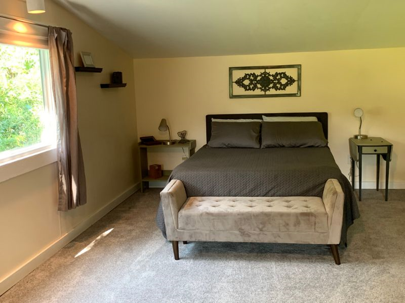 Beautiful, extra large one bedroom unit - close to hospitals - Photo 2